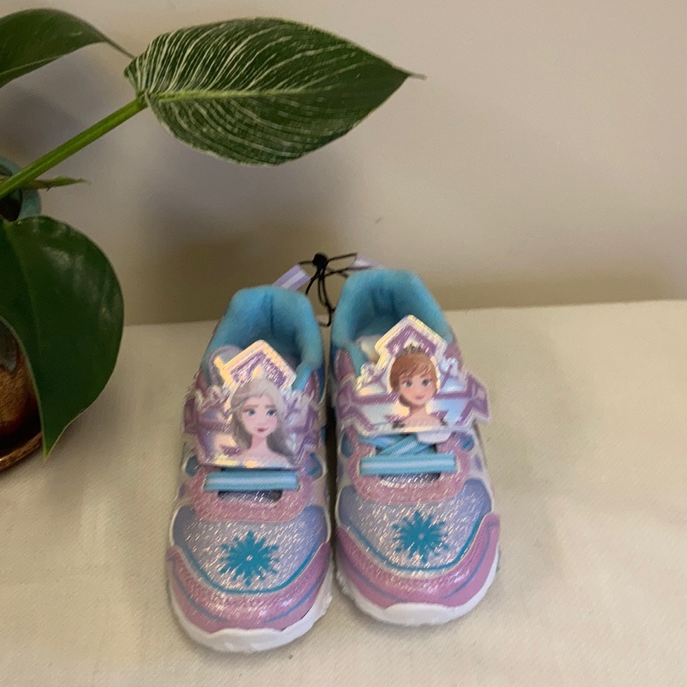 New Disney Frozen/Anna & Elsa Light-up kids Shoes/size:6